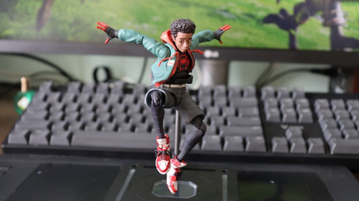 SV-Action 蜘蛛侠：平行宇宙 蜘蛛侠 (迈尔斯·莫拉莱斯)