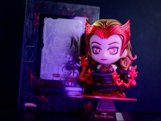 旺达幻视  猩红女巫与黑暗之书 COSBABY迷你珍藏人偶