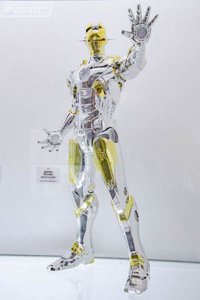 钢铁侠 空山基 大都会变体版