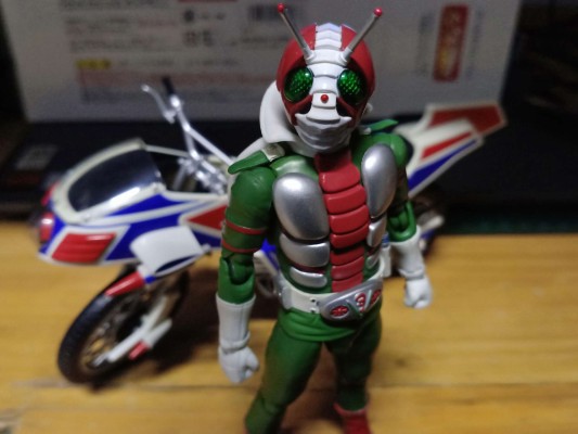 S.H. Figuarts 飓风号 『假面骑士V3』
