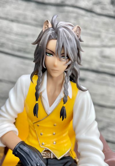 迪士尼 扭曲仙境 雅座高人 Leona Kingscholar