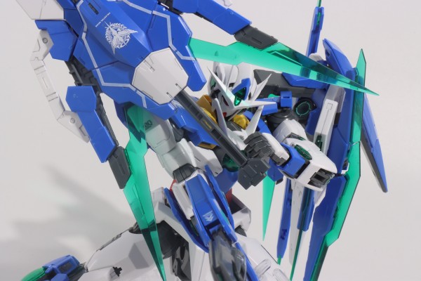 MG  机动战士高达00V   量子型00高达 全刃式