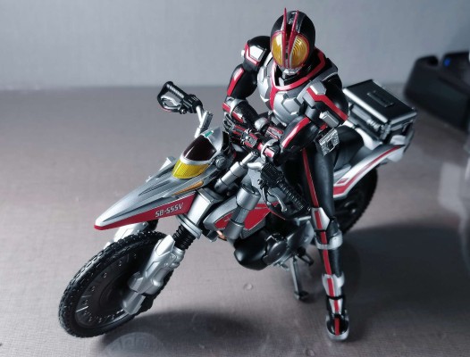 S.H.Figuarts 假面骑士555 假面骑士555 20假面骑士踢/平成二十骑士纪念版