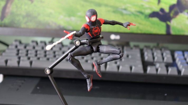 SV-Action 蜘蛛侠：平行宇宙 蜘蛛侠 (迈尔斯·莫拉莱斯)