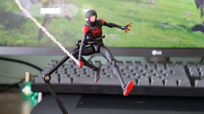 SV-Action 蜘蛛侠：平行宇宙 蜘蛛侠 (迈尔斯·莫拉莱斯)