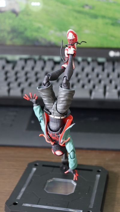 SV-Action 蜘蛛侠：平行宇宙 蜘蛛侠 (迈尔斯·莫拉莱斯)