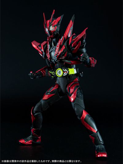 S.H.Figuarts 剧场版 假面骑士零一 真实×时间 假面骑士零一 地狱飞升蝗虫