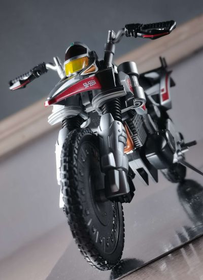 S.H.Figuarts  机动摩托人与假面骑士555套装