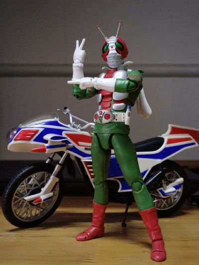 S.H. Figuarts 飓风号 『假面骑士V3』