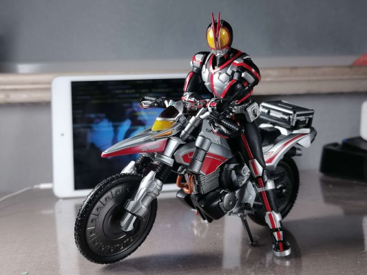 S.H.Figuarts 假面骑士555 假面骑士555 20假面骑士踢/平成二十骑士纪念版