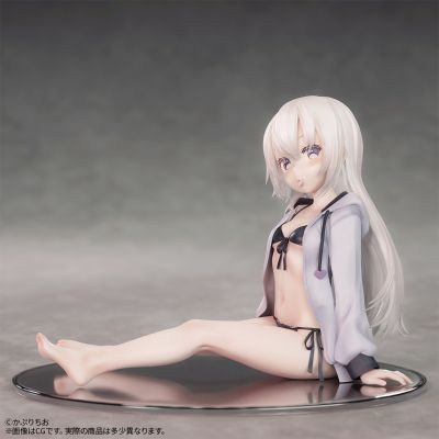 连帽衫少女