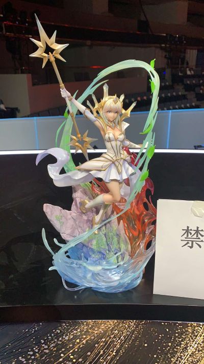 英雄联盟 拉克丝 大元素使