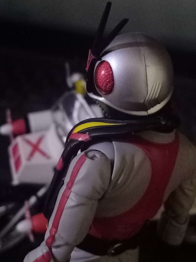 S.H.Figuarts 假面骑士埃克斯与巡逻摩托车套装（暂译）