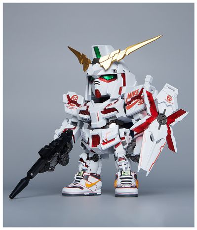 QMSV 机动战士高达独角兽 RX-0 独角兽高达[毁灭模式] 耐克滑板运动鞋款式