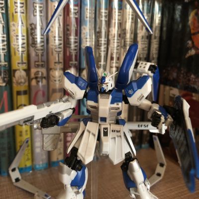 HCM Pro 机动战士高达：逆袭的夏亚-贝托蒂嘉的子嗣 RX-93-ν-2 Hi-ν高达