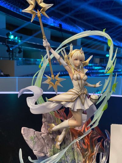 英雄联盟 拉克丝 大元素使