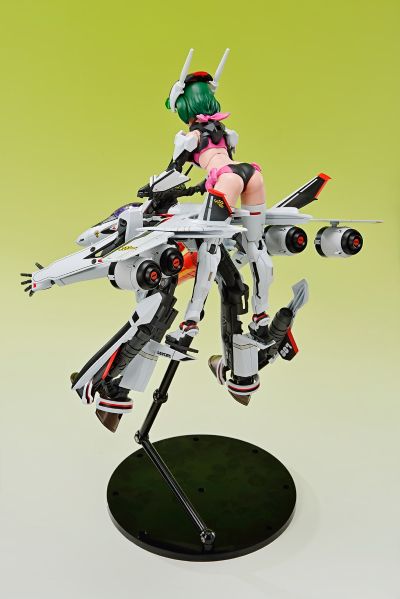 V.F.G. MC-09 超时空要塞F VF-25F 弥赛亚 兰花·李