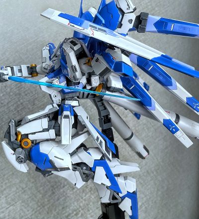 RG 1/144  Hi-ν高达