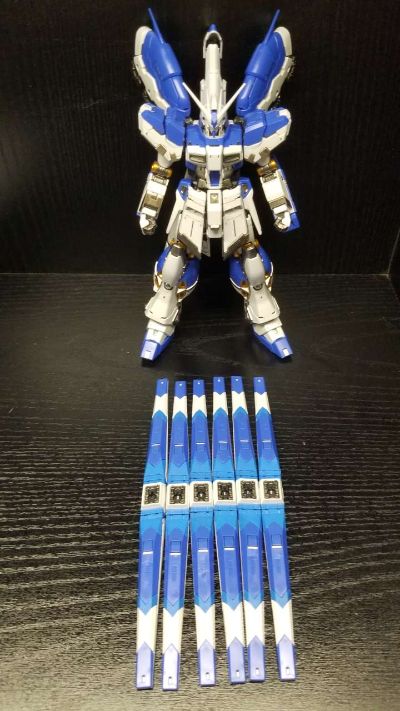 RG 1/144  Hi-ν高达