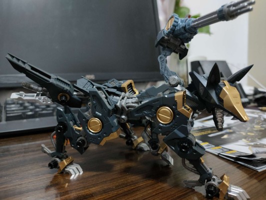 HMM系列 索斯机兽 RZ-046 高速影狐 标识增强版