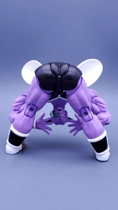 S.H.Figuarts 龙珠Z 基纽队长