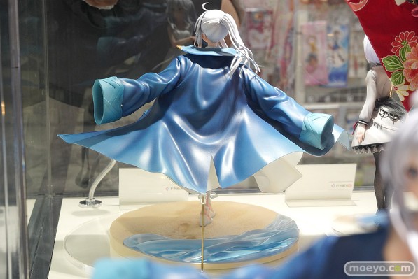 魔女之旅 伊蕾娜 夏日白裙