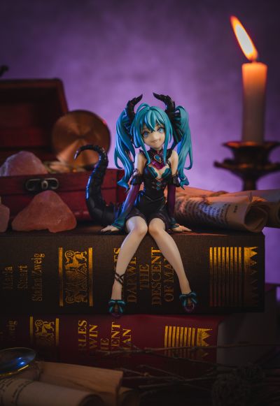 压泡面手办 VOCALOID 初音未来 小恶魔 ver.