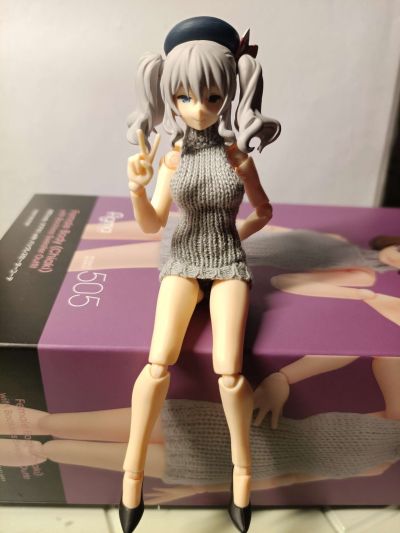 figma#505 女性body 千秋 露背毛衣