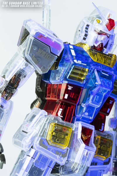 MG 1/100 机动战士高达 RX-78-2 高达 Ver.3.0 高达基地限定彩色透明版