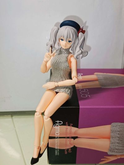 figma#505 女性body 千秋 露背毛衣