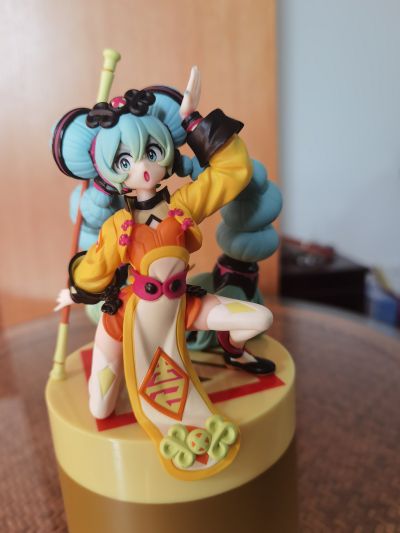 压泡面手办 VOCALOID 初音未来 -中国风- 色差版