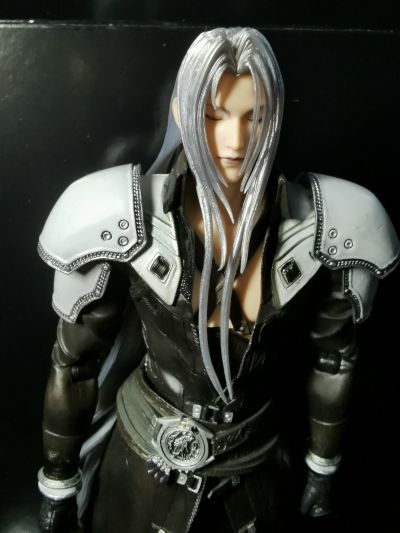 PlayArts改 最终幻想VII 重制版 萨菲罗斯