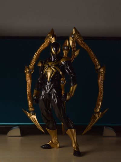 惊奇山口 转轮科技023EX  黑色钢铁蜘蛛侠