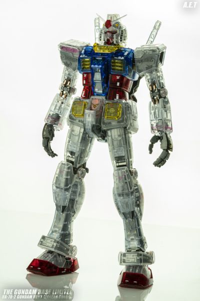MG 1/100 机动战士高达 RX-78-2 高达 Ver.3.0 高达基地限定彩色透明版