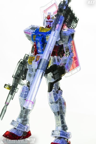 MG 1/100 机动战士高达 RX-78-2 高达 Ver.3.0 高达基地限定彩色透明版