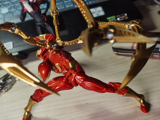 海洋堂 钢铁蜘蛛侠 瞎拍