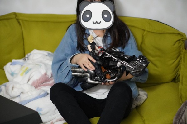 PlayArts改 最终幻想VII 重置版 克劳德・史特莱夫 & Hardy Daytona