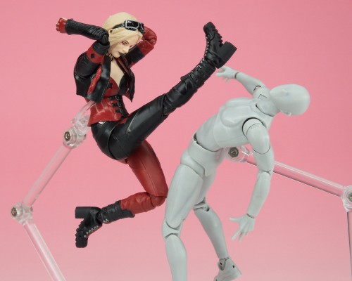 S.H.Figuarts X特遣队2  哈莉·奎恩/小丑女 (THE'RE DYING TO SAVE THE WORLD)