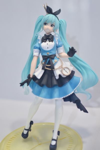 艺术家杰作  初音未来 爱丽丝公主