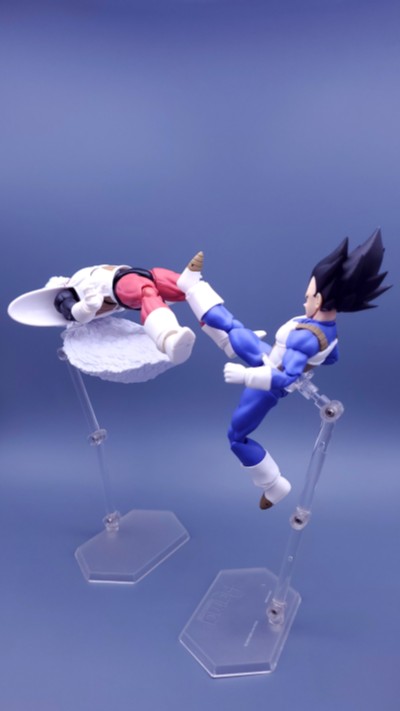 S.H.Figuarts 龙珠Z 吉斯