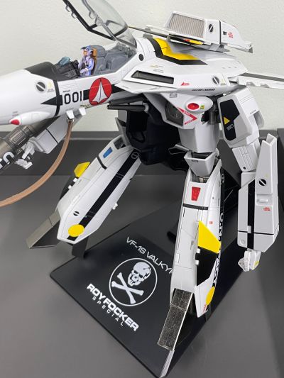 DX超合金 超时空要塞 初回限定版 VF-1S 女武神 罗伊・福克 特别版