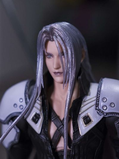 PlayArts改 最终幻想VII 重制版 萨菲罗斯