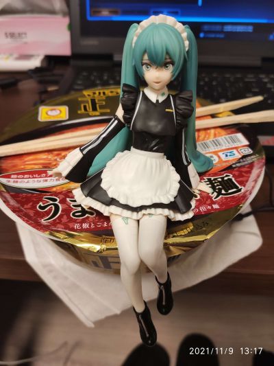 压泡面 初音未来 休闲女仆装