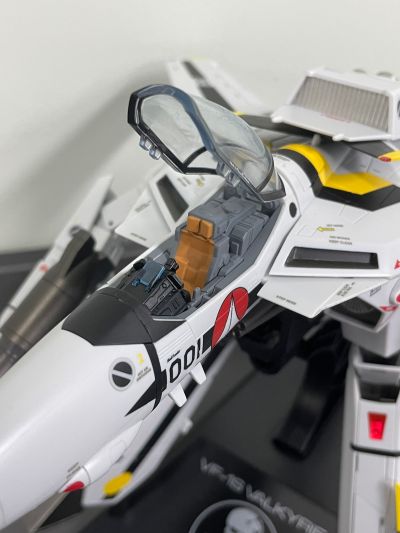 DX超合金 超时空要塞 初回限定版VF-1S 女武神 洛伊・福克特别版