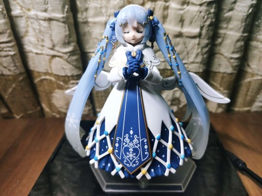 figma#EX-064 VOCALOID Rabbit Yukine&初音未来 雪未来 Glowing Snow ver.