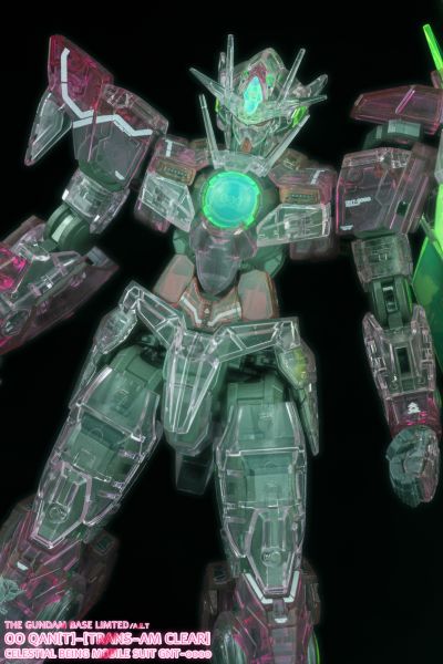 RG 剧场版 机动战士高达00 先驱者的觉醒 	GNT-0000 量子型00 Trans-Am Mode 彩透版