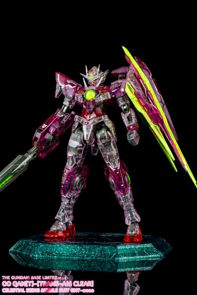 RG 剧场版 机动战士高达00 先驱者的觉醒 	GNT-0000 量子型00 Trans-Am Mode 彩透版