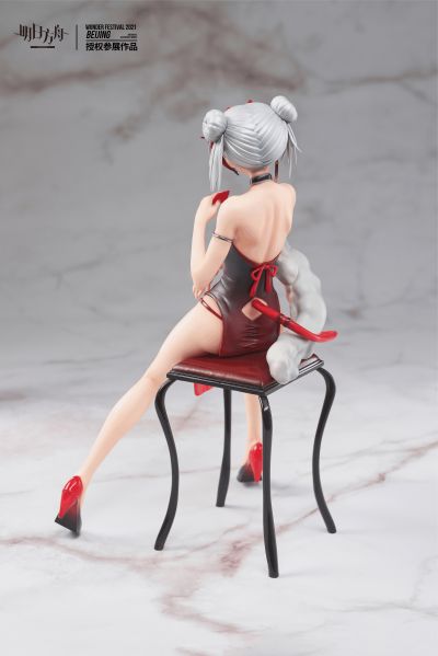 明日方舟 W 礼服 两周年