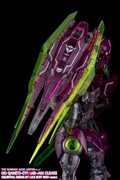 RG 剧场版 机动战士高达00 先驱者的觉醒 	GNT-0000 量子型00 Trans-Am Mode 彩透版