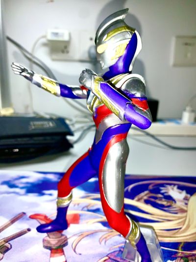 英雄勇像  特利迦奥特曼 特利迦奥特曼 A款